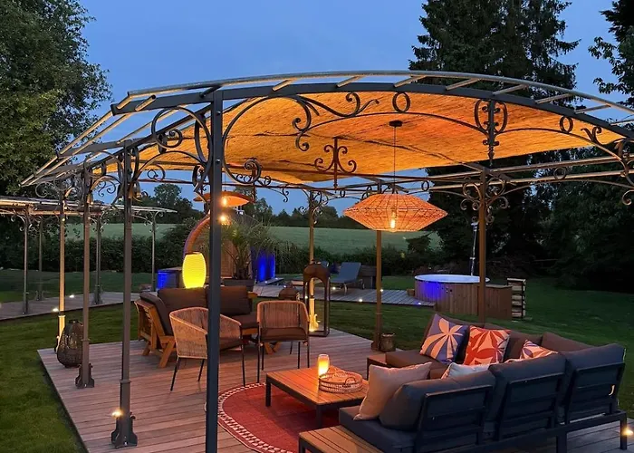 La Petite Chaumiere *